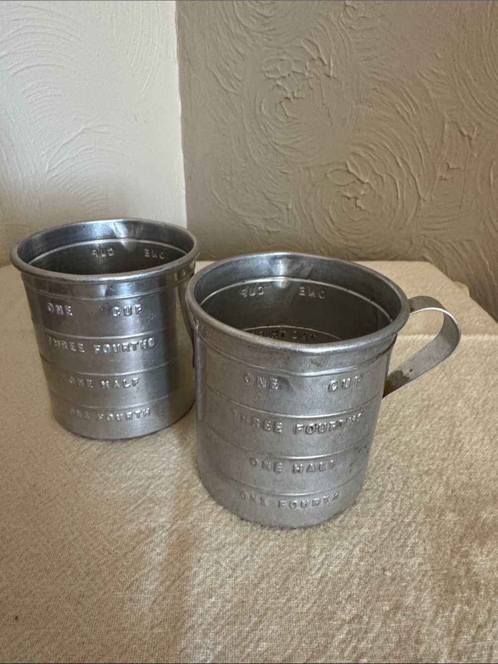 Vintage Metal Measuring Cup S
Aluminum